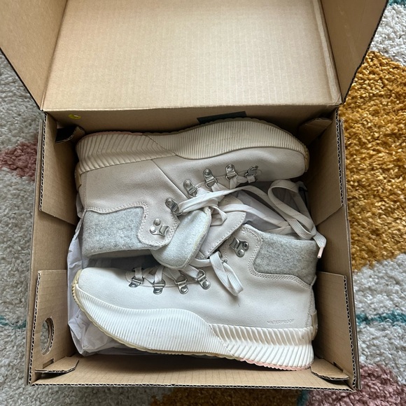 SOREL Out N About™ III Conquest Leather Boot - Picture 5 of 7